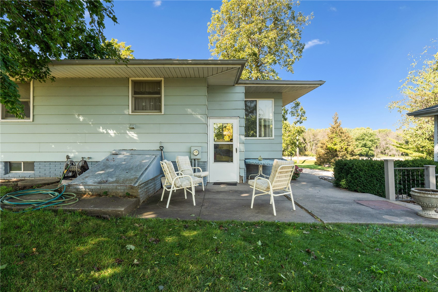 4565 Alice Road Center Point IA 52213