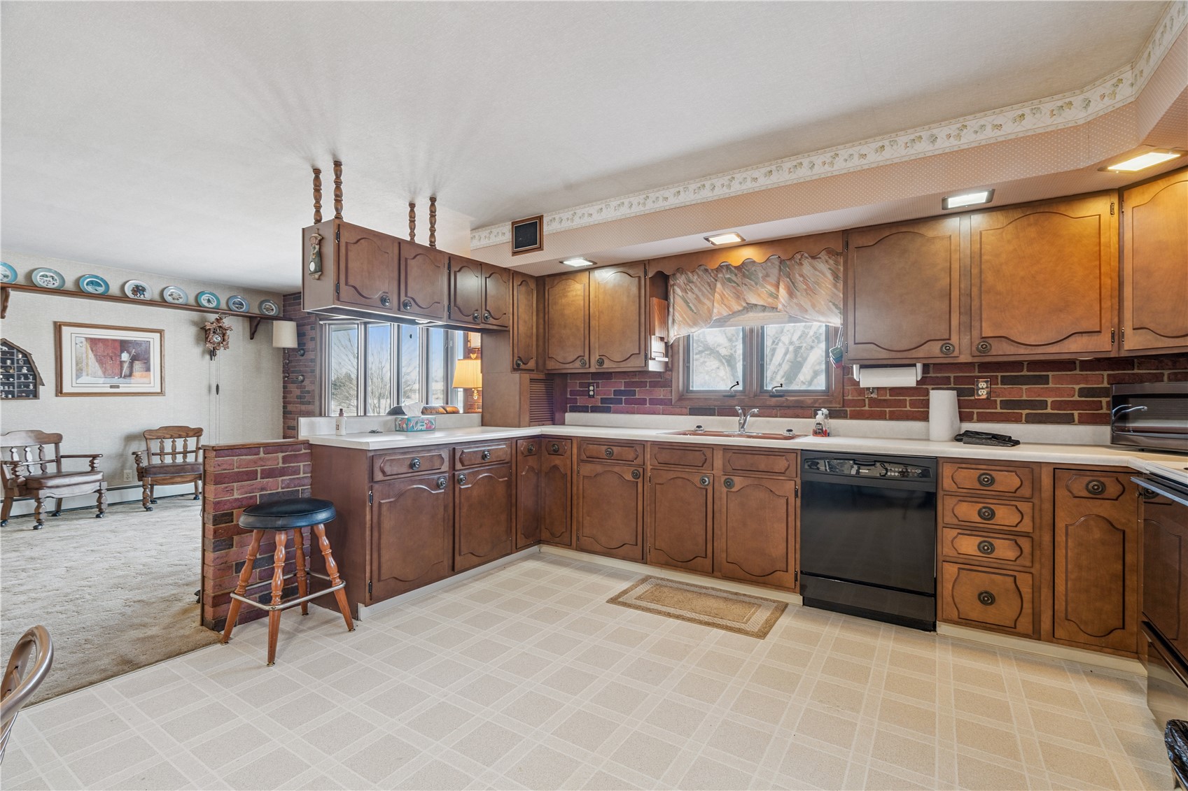 4565 Alice Road Center Point IA 52213