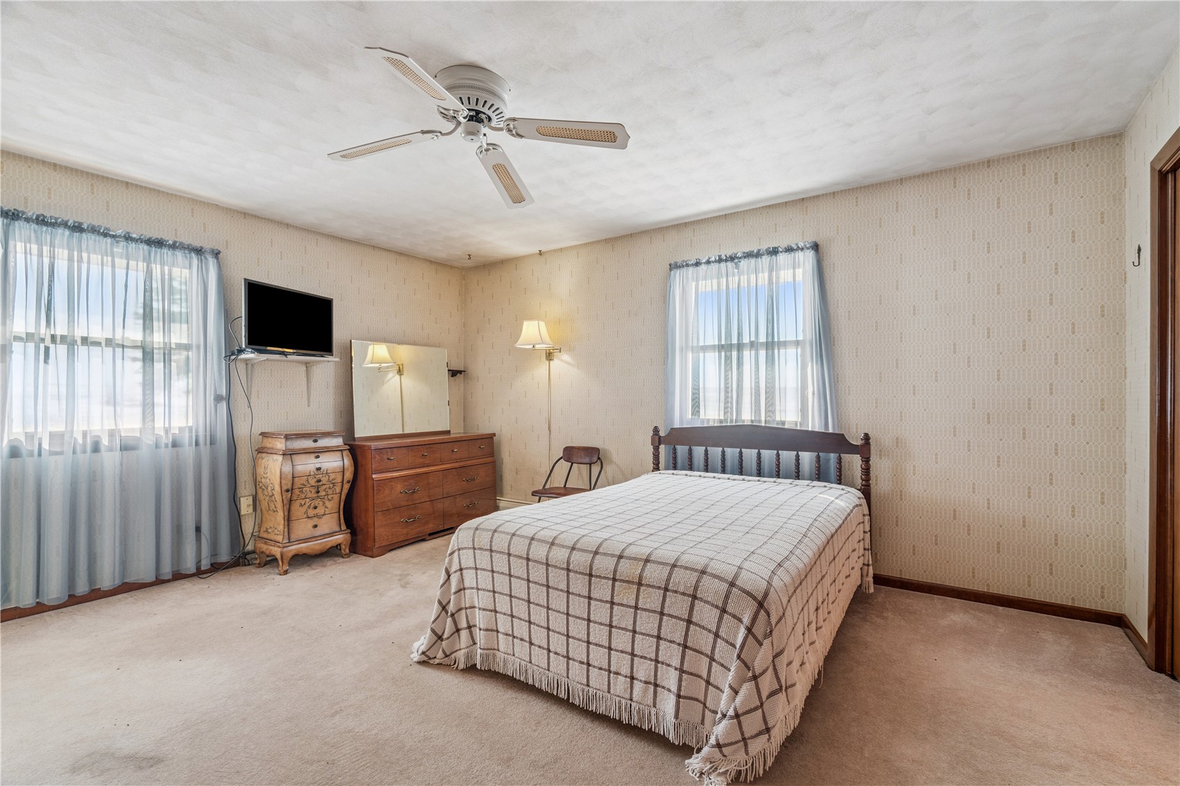 4565 Alice Road Center Point IA 52213