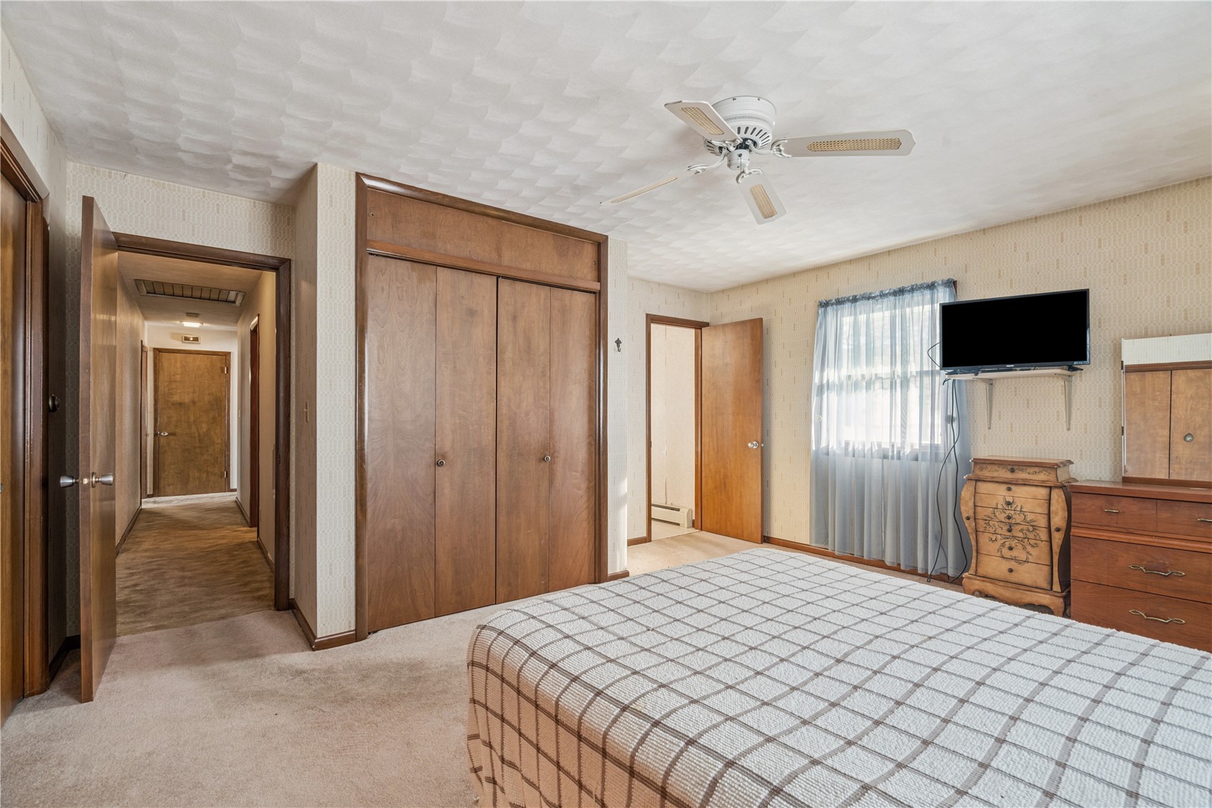 4565 Alice Road Center Point IA 52213