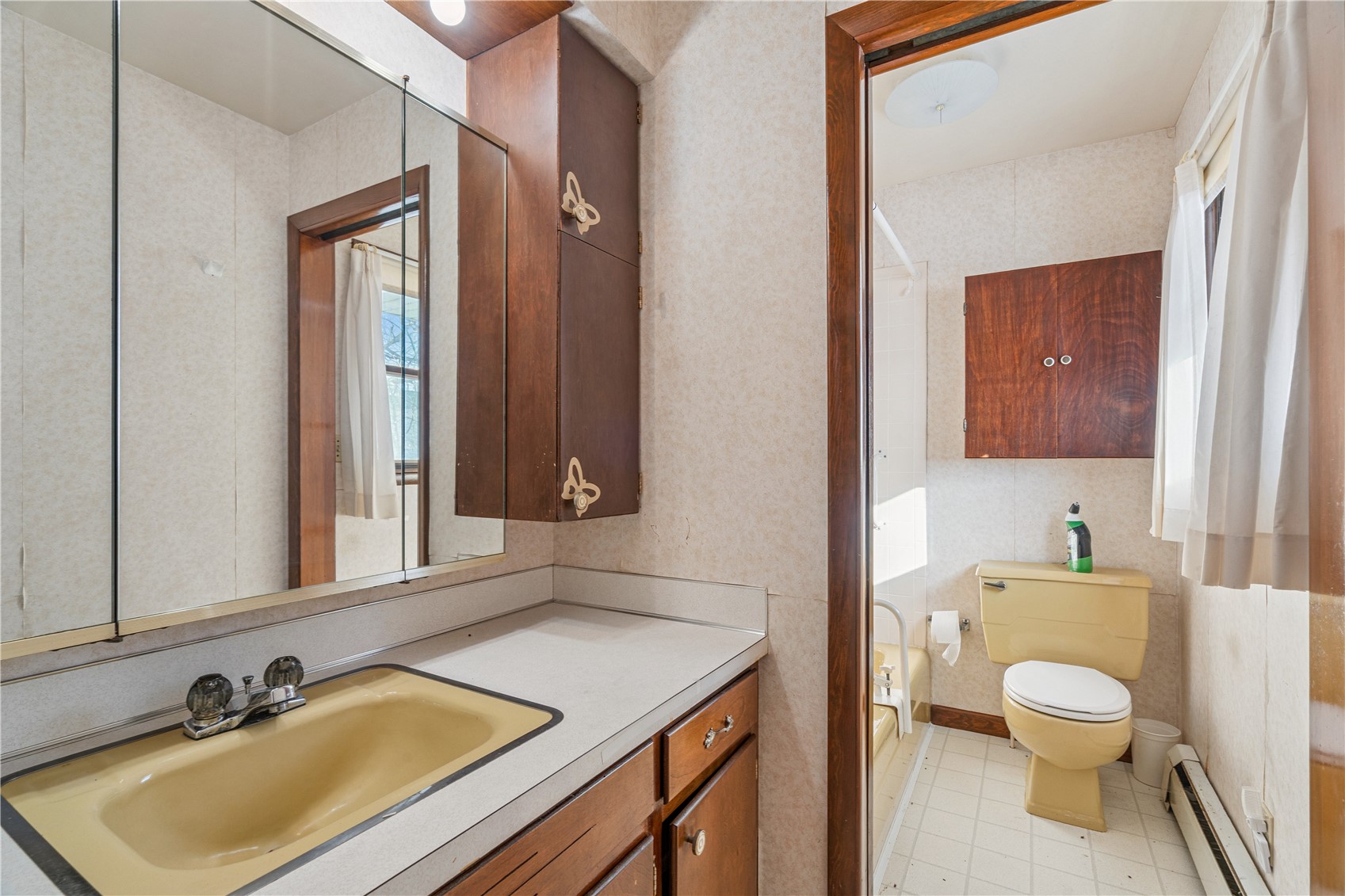 4565 Alice Road Center Point IA 52213