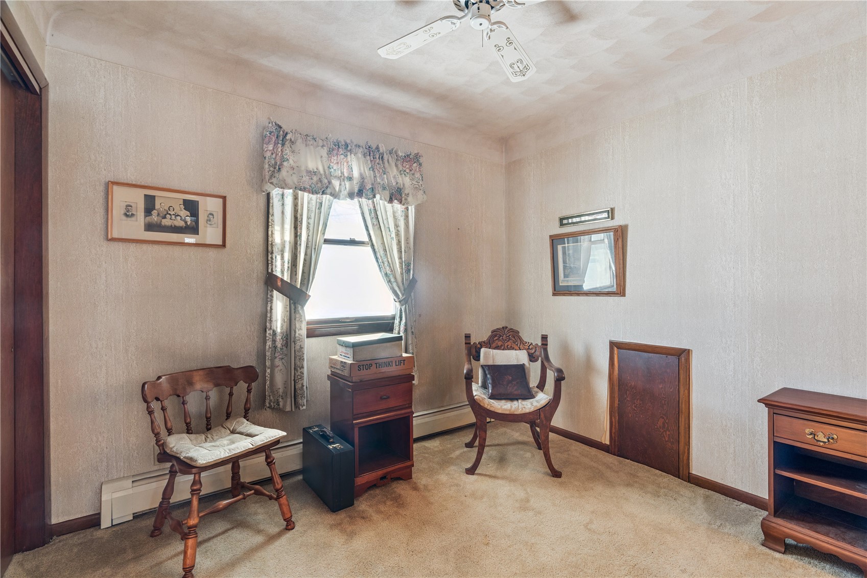 4565 Alice Road Center Point IA 52213
