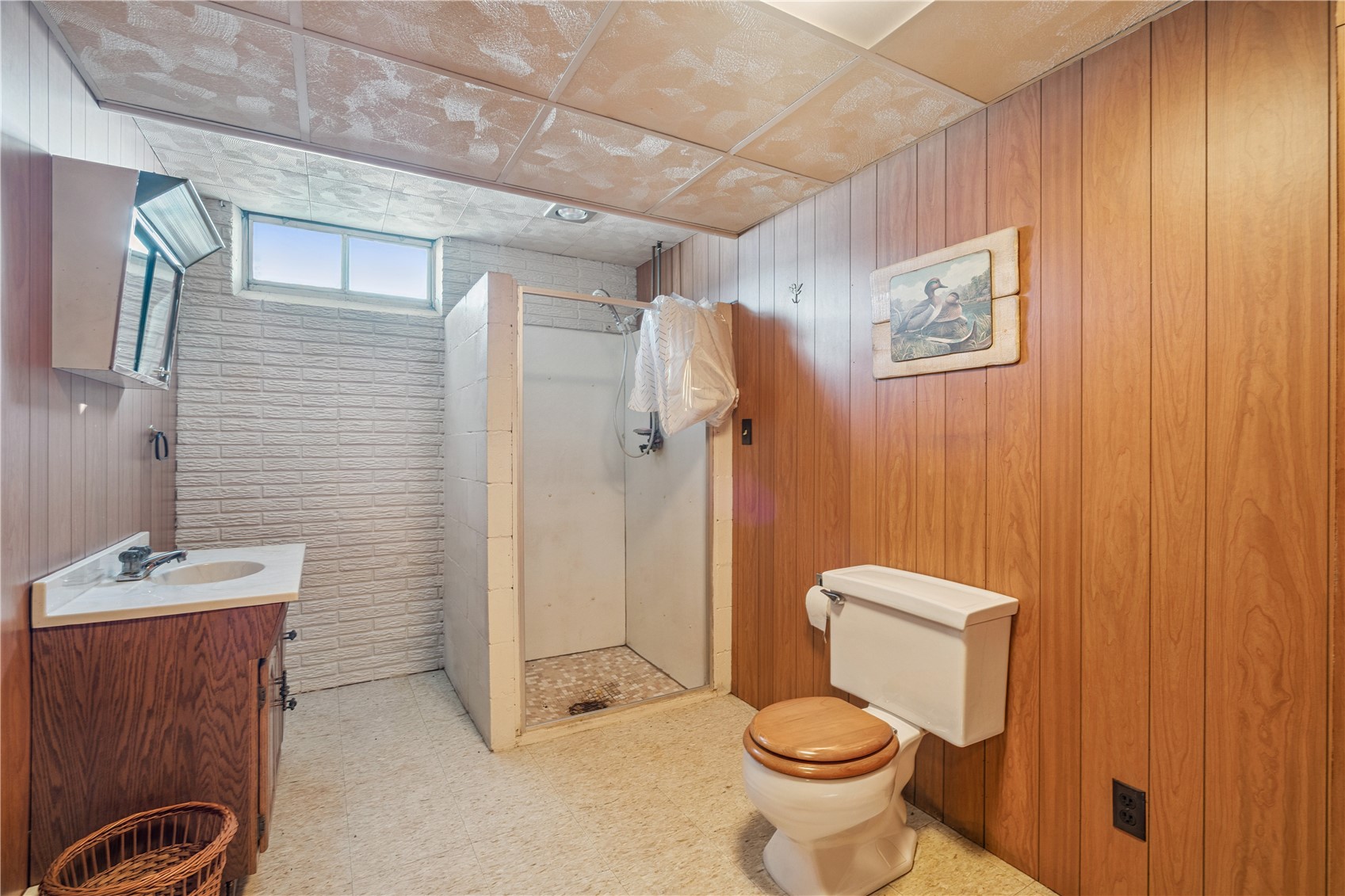 4565 Alice Road Center Point IA 52213
