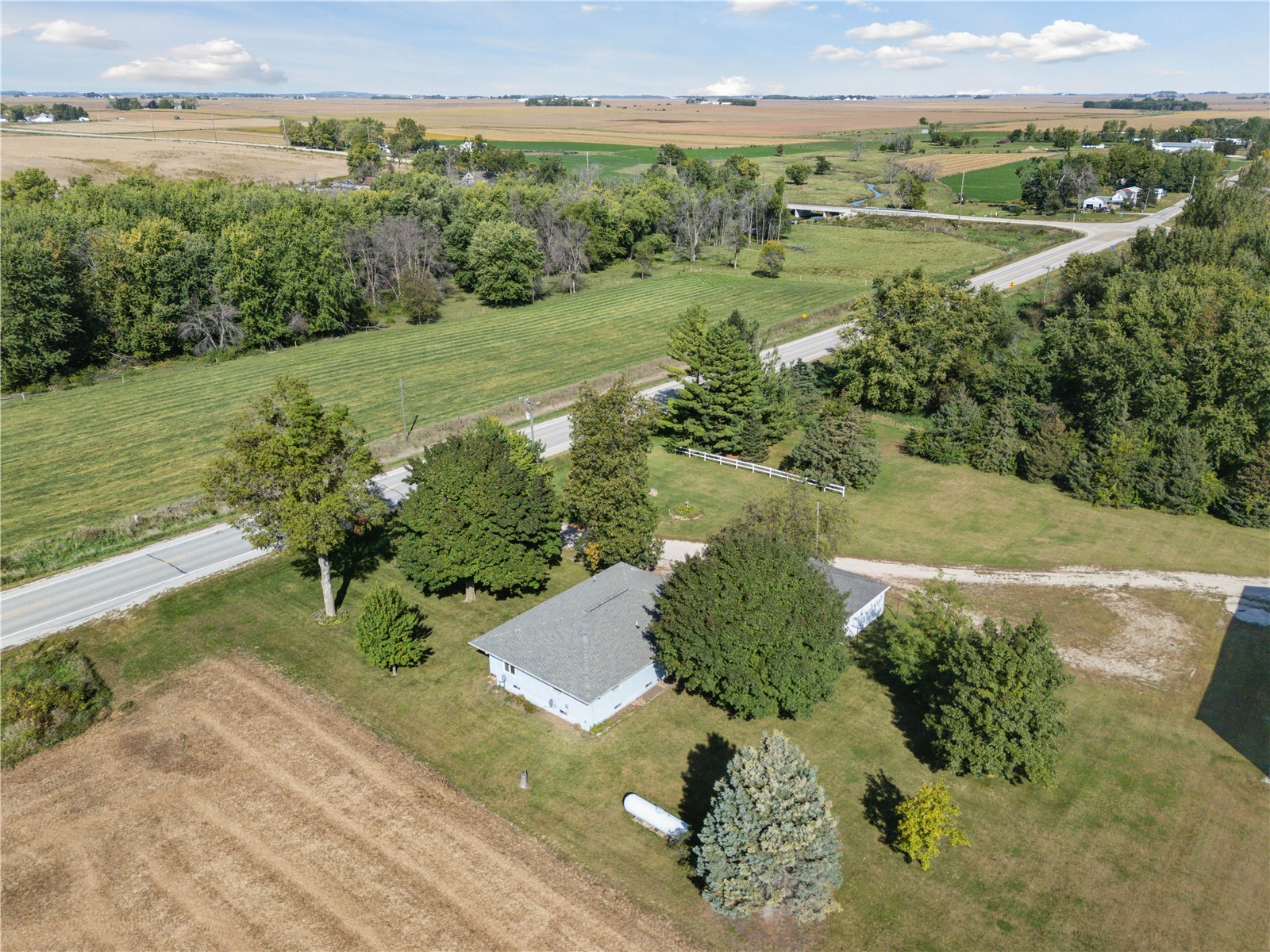 4565 Alice Road Center Point IA 52213