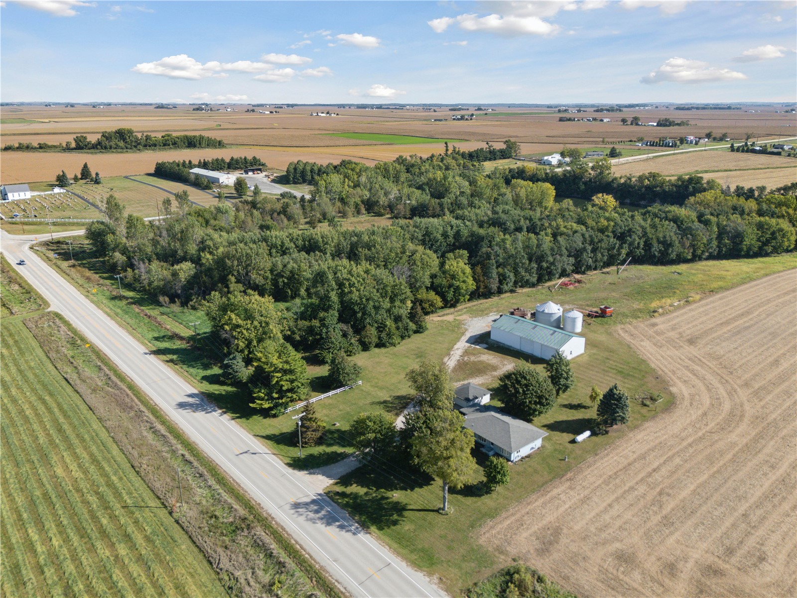4565 Alice Road Center Point IA 52213