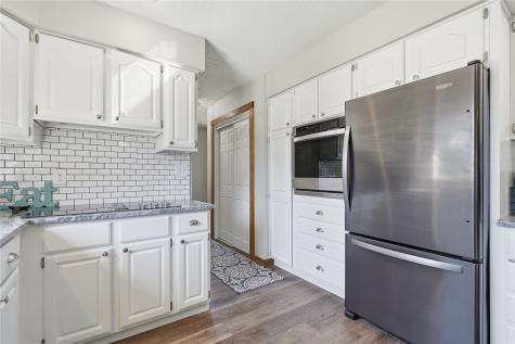 2916 Rustic Ridge Road NE Iowa City IA 52240