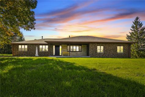 2916 Rustic Ridge Road NE Iowa City IA 52240