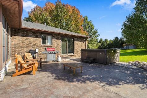 2916 Rustic Ridge Road NE Iowa City IA 52240