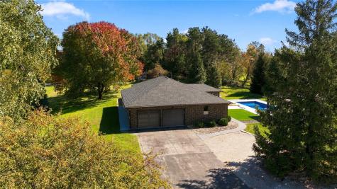 2916 Rustic Ridge Road NE Iowa City IA 52240