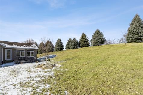 11 Valley Forge Drive Lisbon IA 52253