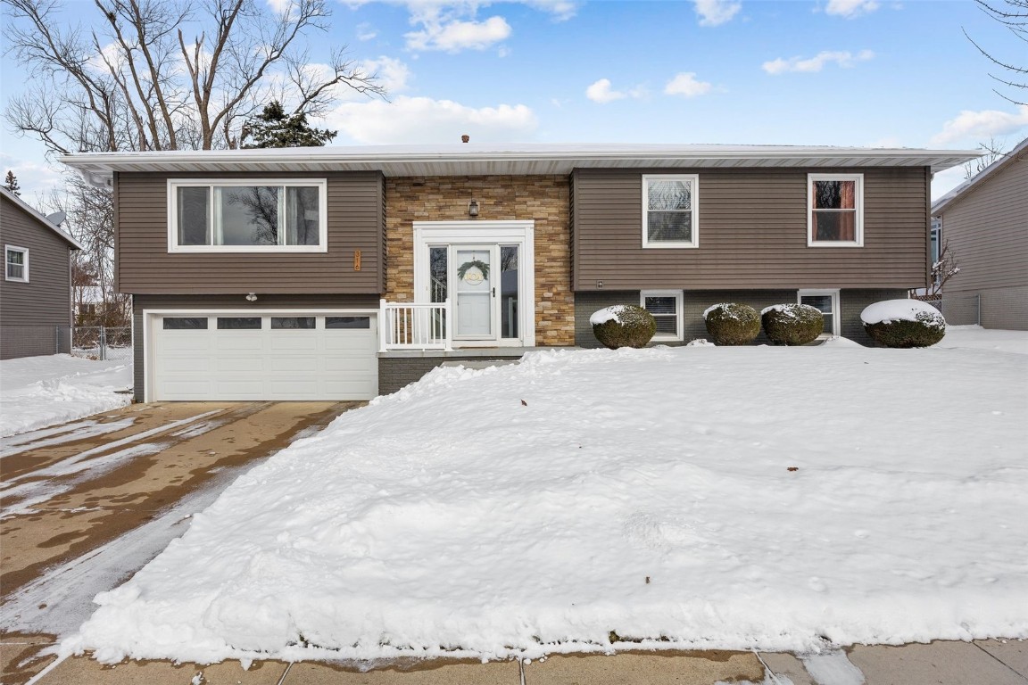 316 Sussex Drive NE Cedar Rapids IA 52402