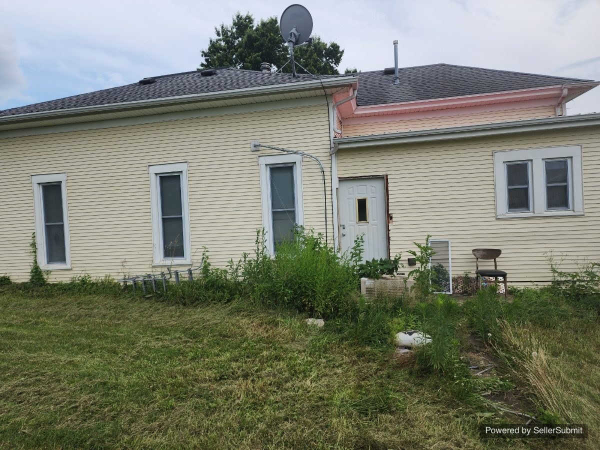 606 W Broadway Street Moulton IA 52572