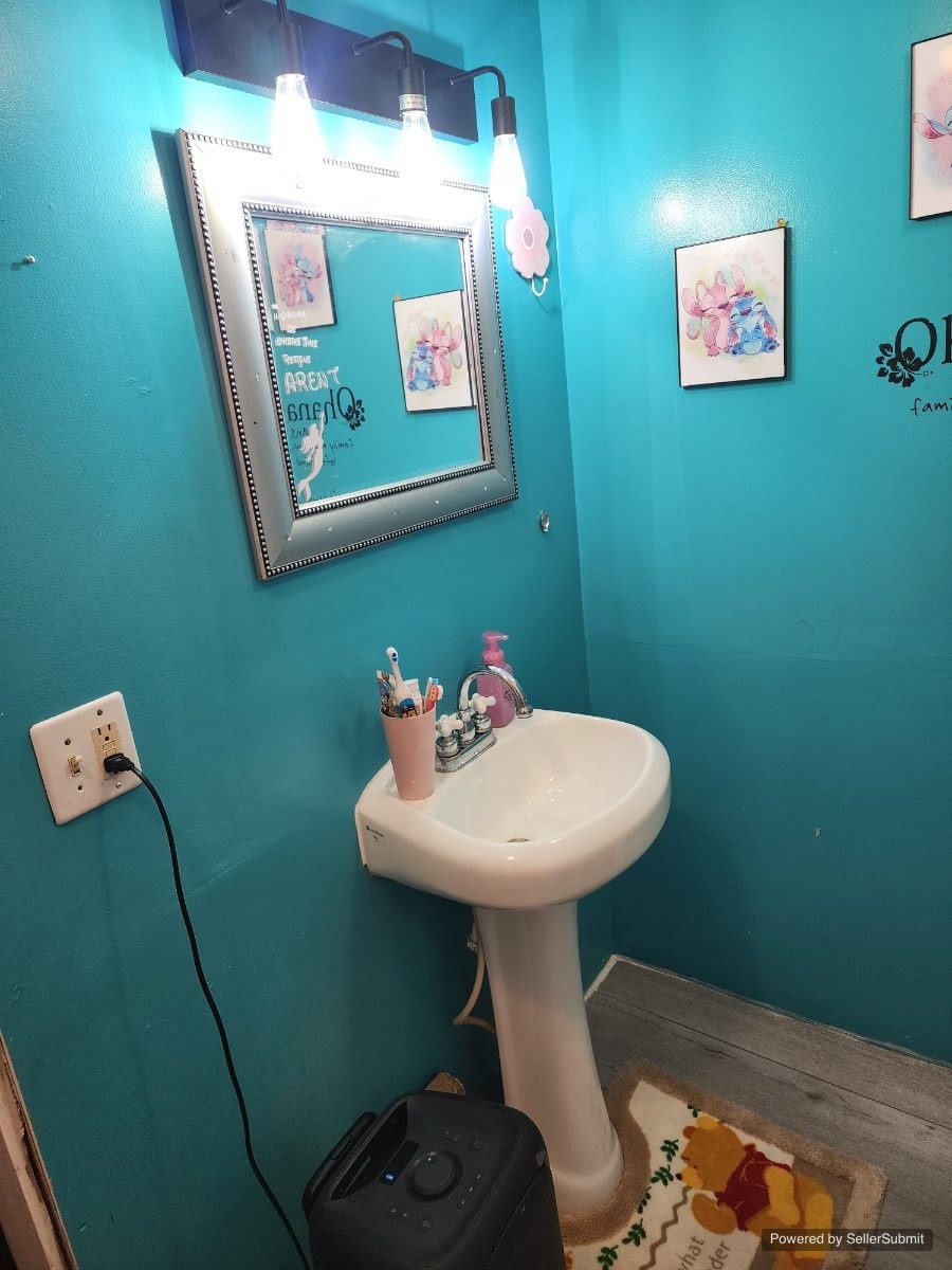 606 W Broadway Street Moulton IA 52572