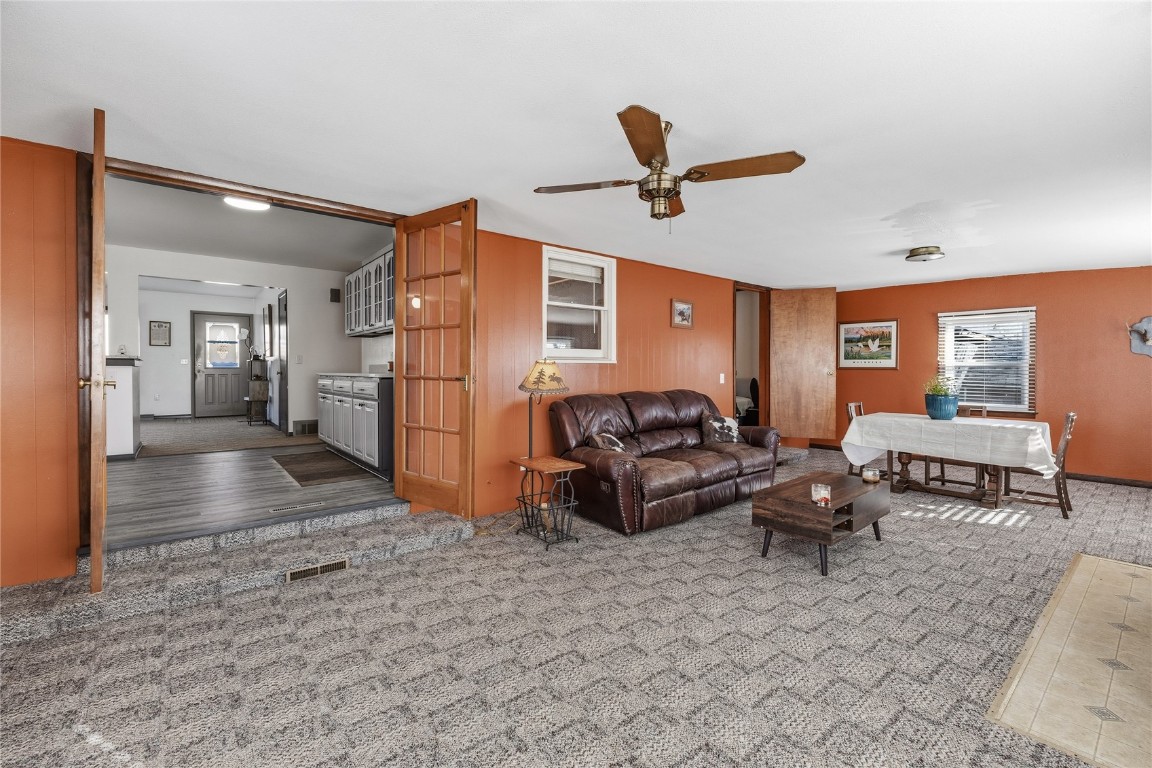 401 E Pine Street Anamosa IA 52205