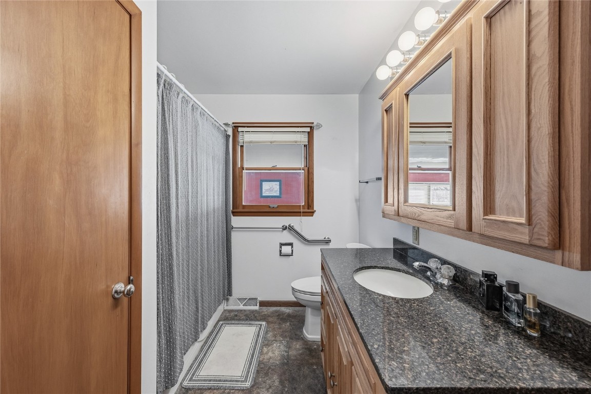 401 E Pine Street Anamosa IA 52205