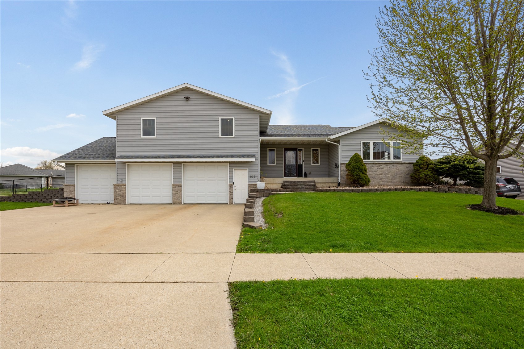 103 Longworth Avenue Alburnett IA 52202