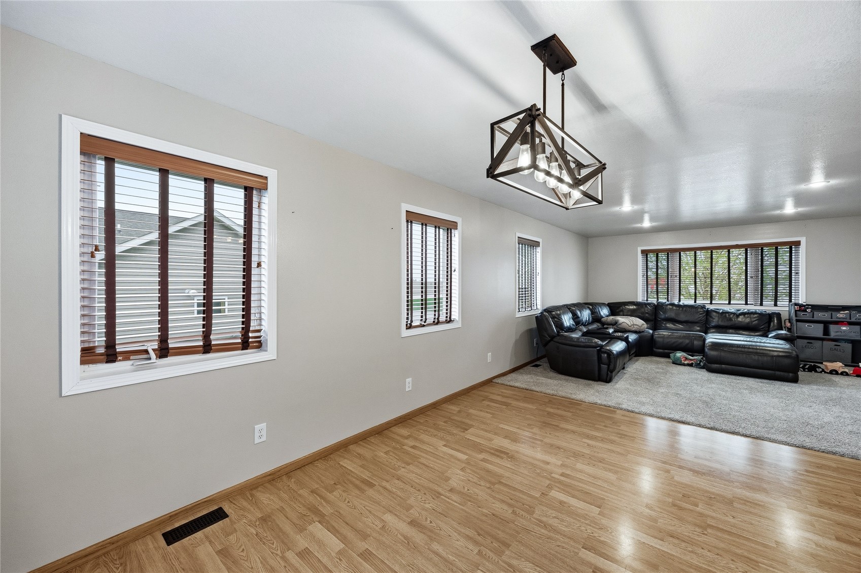 103 Longworth Avenue Alburnett IA 52202