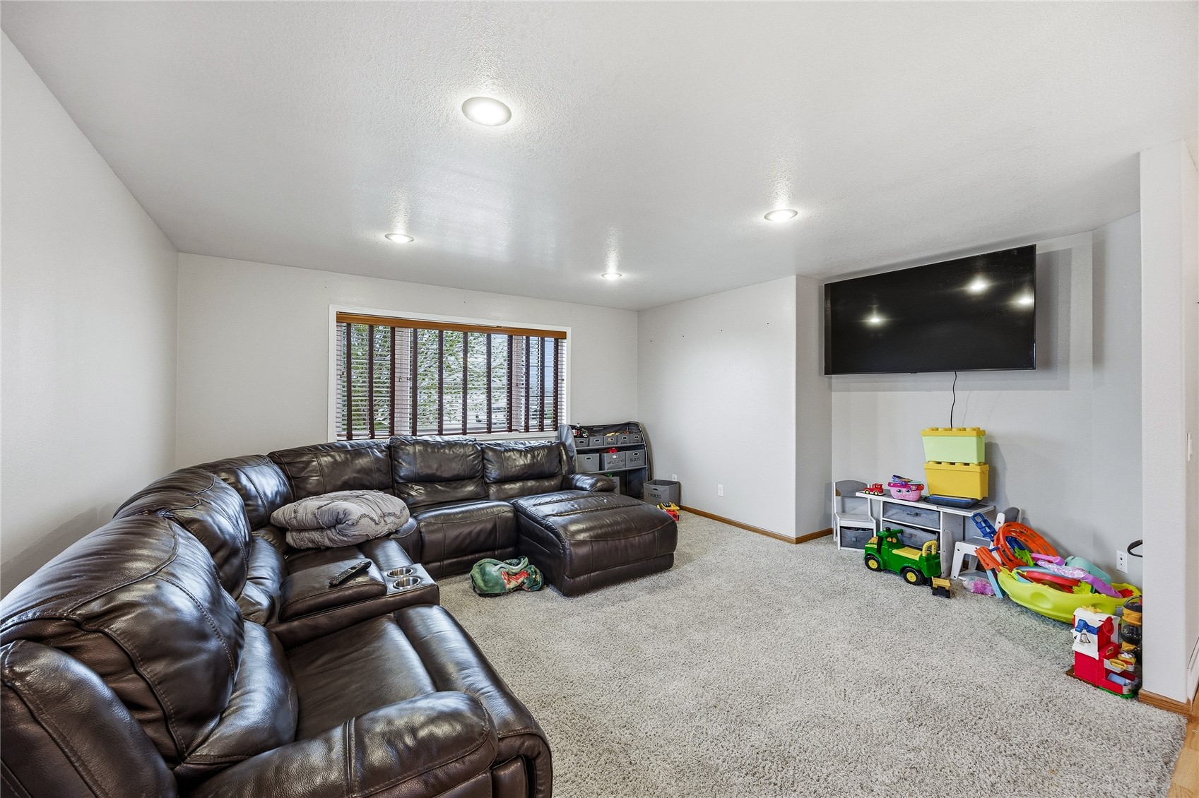 103 Longworth Avenue Alburnett IA 52202