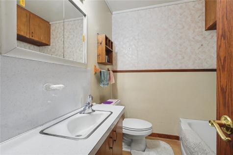 4403 Lee Street NE Cedar Rapids IA 52402