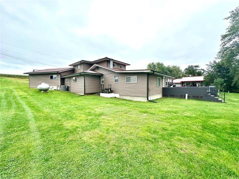21020 265th Street Manchester IA 52057