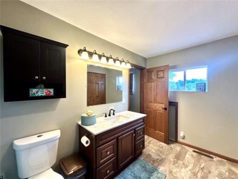 21020 265th Street Manchester IA 52057