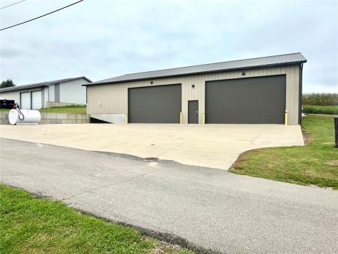 21020 265th Street Manchester IA 52057