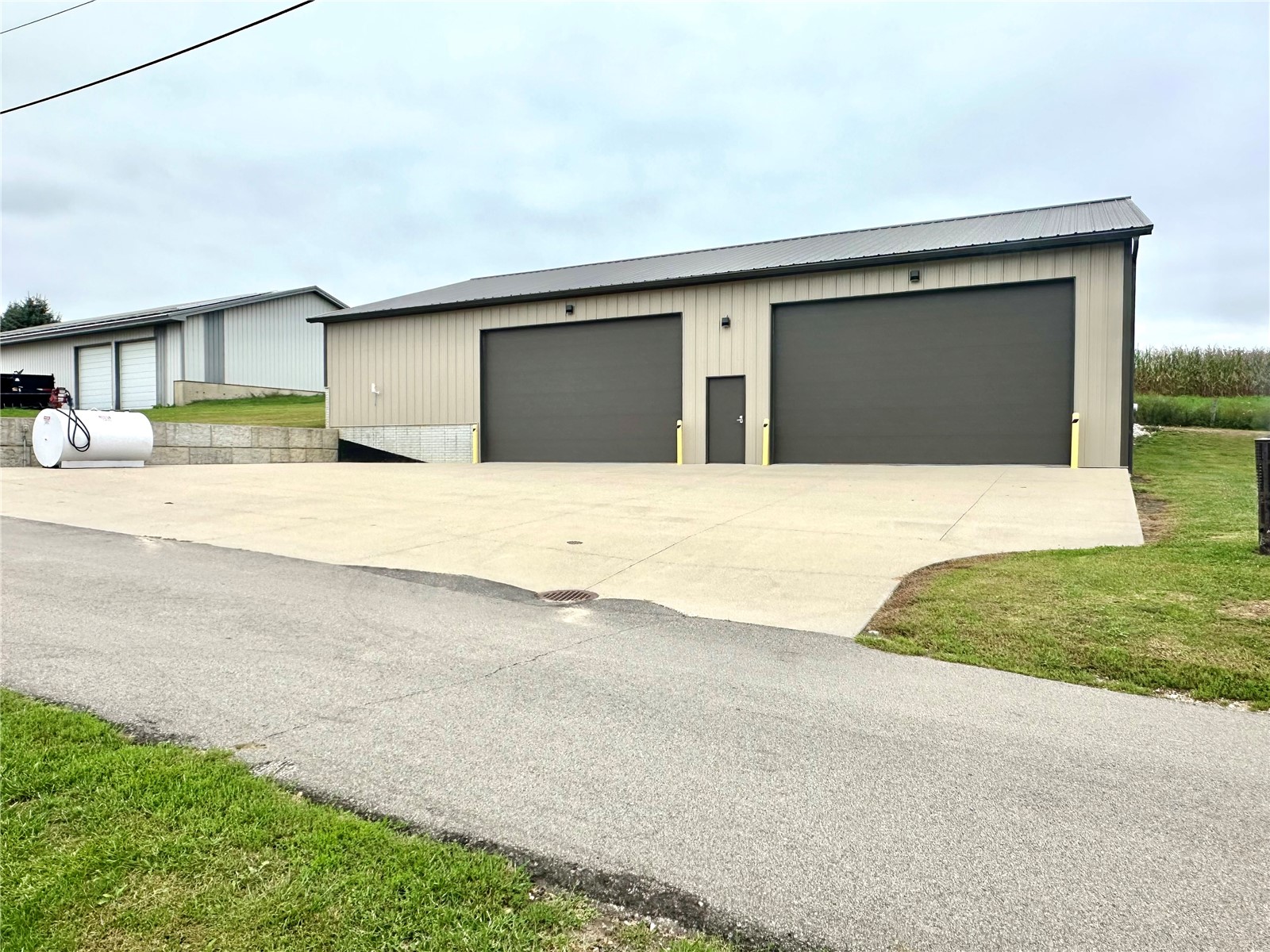 21020 265th Street Manchester IA 52057
