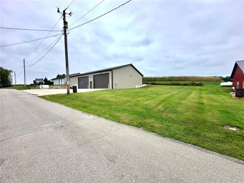 21020 265th Street Manchester IA 52057