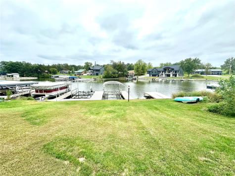 21020 265th Street Manchester IA 52057