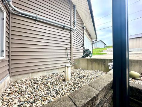 21020 265th Street Manchester IA 52057