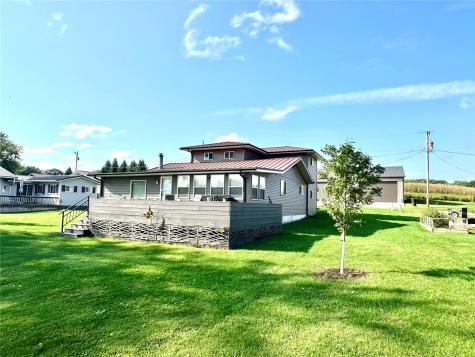 21020 265th Street Manchester IA 52057