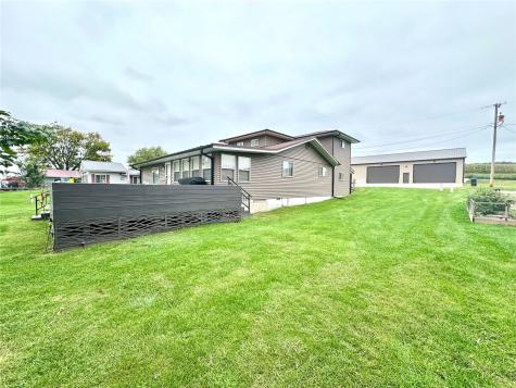 21020 265th Street Manchester IA 52057