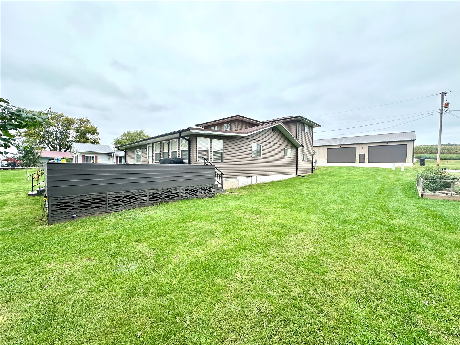 21020 265th Street Manchester IA 52057