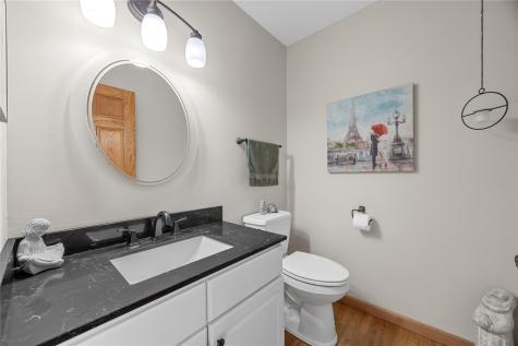 7703 Winston Drive NE Cedar Rapids IA 52402