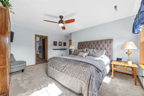 7703 Winston Drive NE Cedar Rapids IA 52402