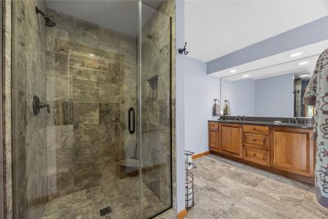 7703 Winston Drive NE Cedar Rapids IA 52402