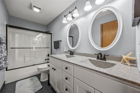 7703 Winston Drive NE Cedar Rapids IA 52402