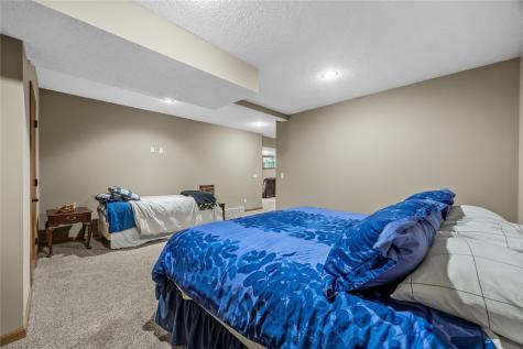 7703 Winston Drive NE Cedar Rapids IA 52402