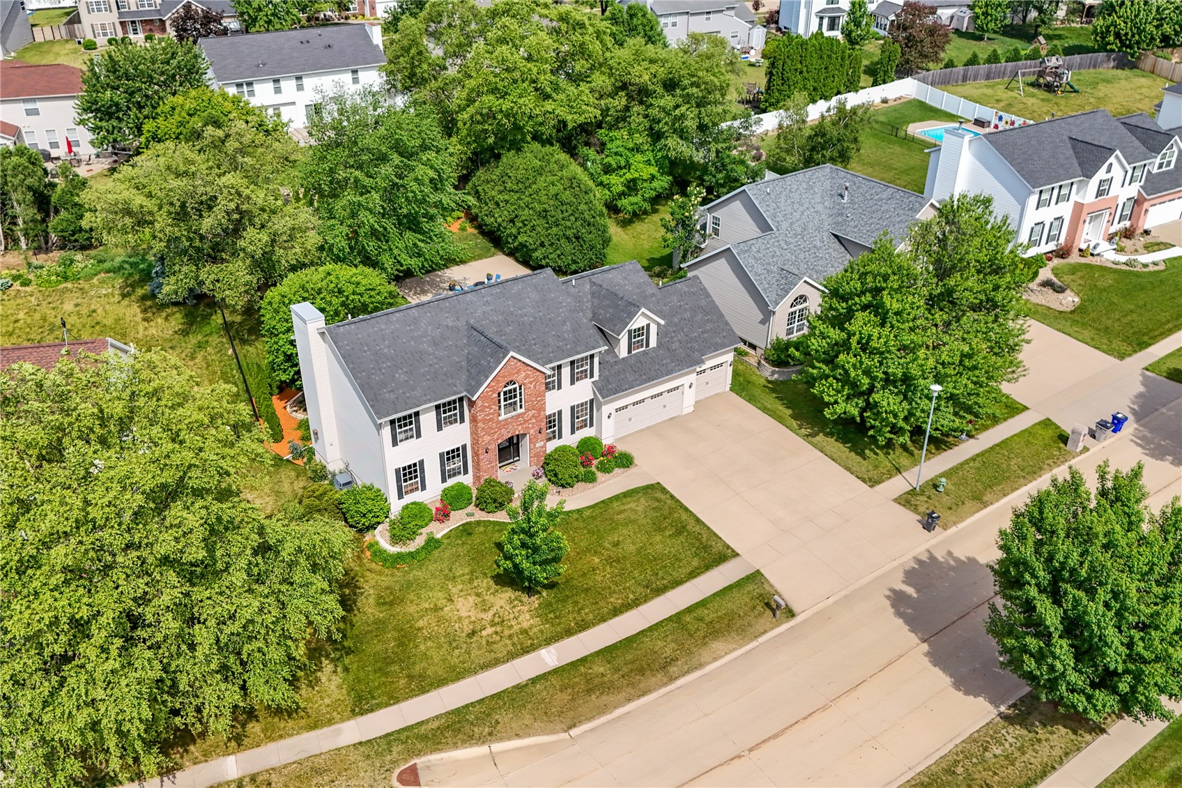 7703 Winston Drive NE Cedar Rapids IA 52402