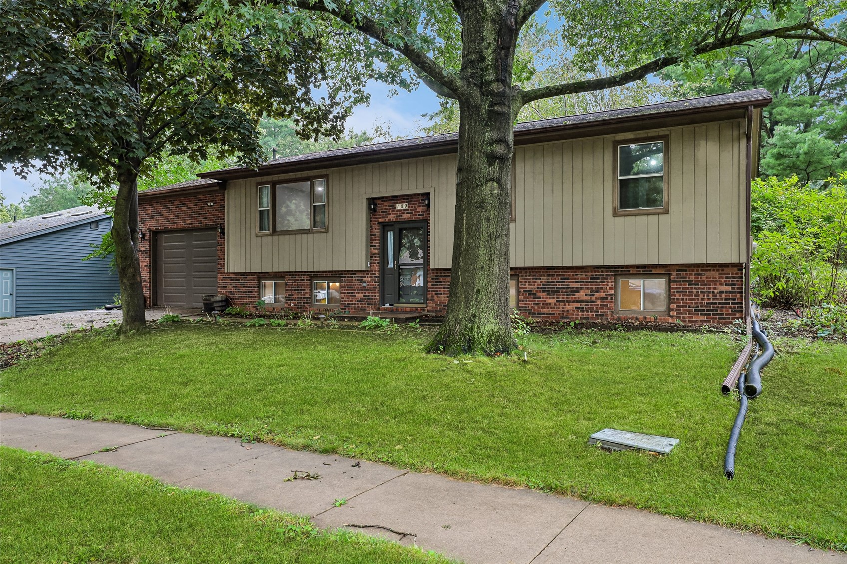 109 Oberlin Street Iowa City IA 52245