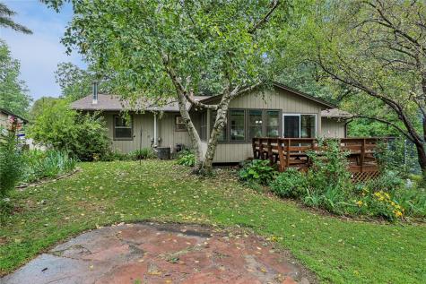 109 Oberlin Street Iowa City IA 52245