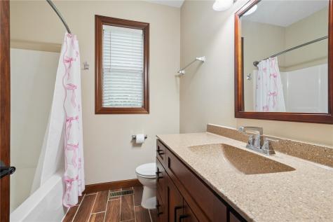 716 Tiburan Lane NE Cedar Rapids IA 52402