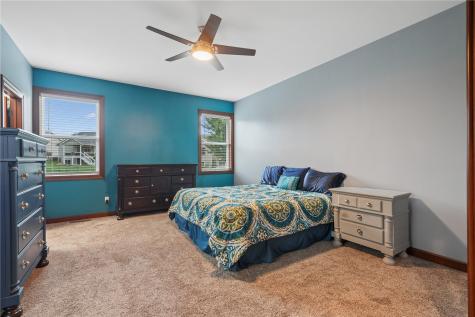 716 Tiburan Lane NE Cedar Rapids IA 52402