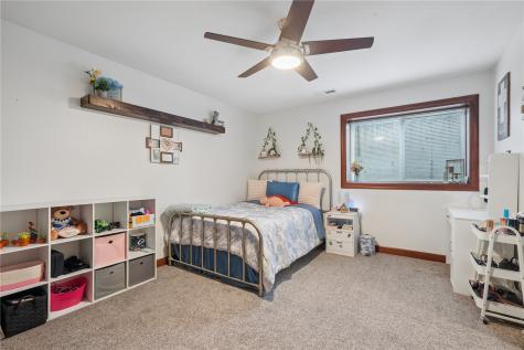 716 Tiburan Lane NE Cedar Rapids IA 52402