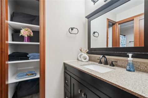 716 Tiburan Lane NE Cedar Rapids IA 52402