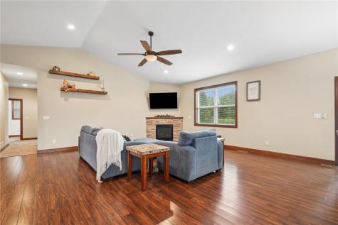716 Tiburan Lane NE Cedar Rapids IA 52402