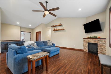 716 Tiburan Lane NE Cedar Rapids IA 52402