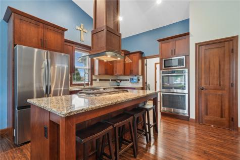 716 Tiburan Lane NE Cedar Rapids IA 52402