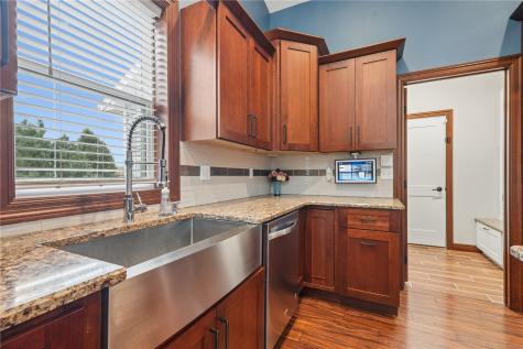 716 Tiburan Lane NE Cedar Rapids IA 52402
