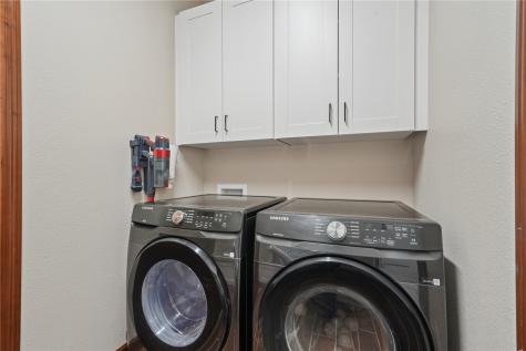 716 Tiburan Lane NE Cedar Rapids IA 52402